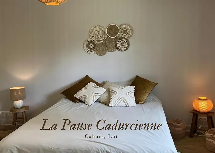 La Pause Cadurcienne, Table Et Chambre D\'Hotes