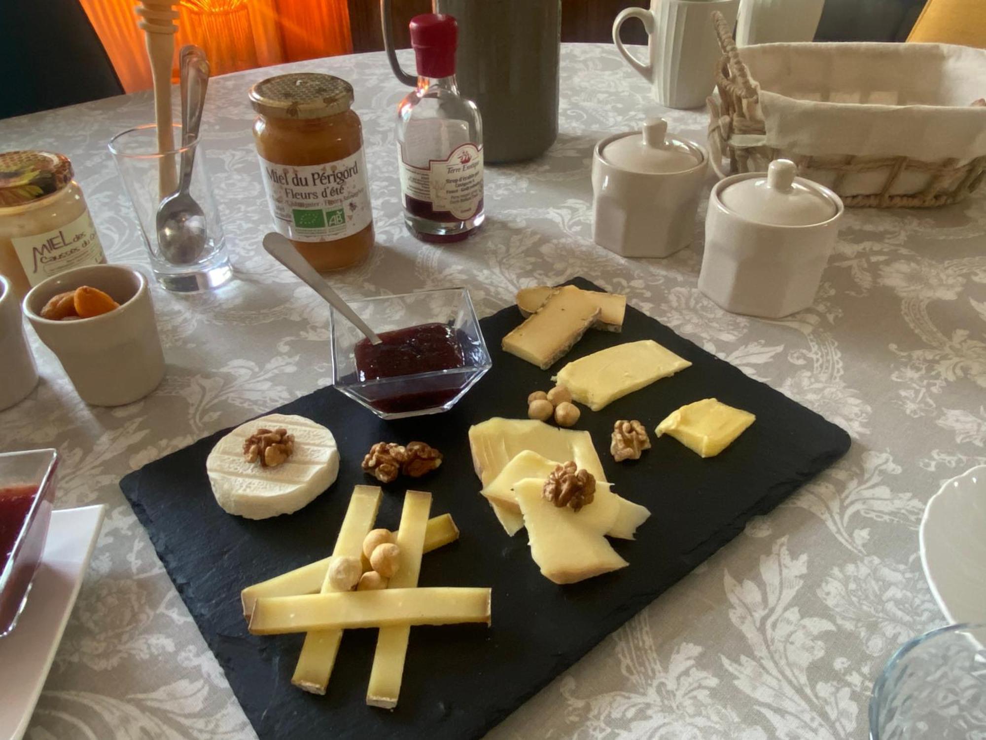 La Pause Cadurcienne, Table Et D'hotes Couette-café